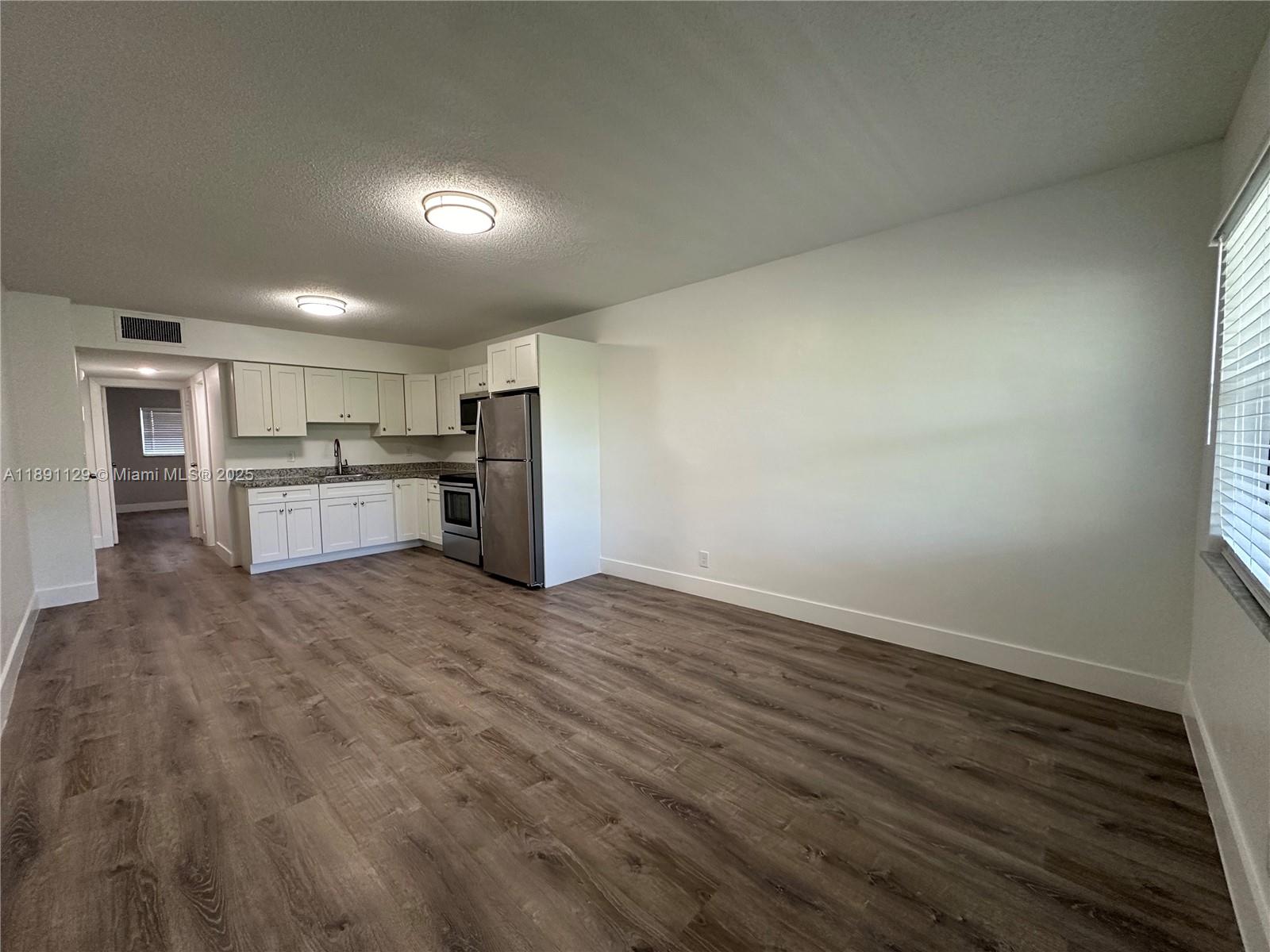 HOLLYWOOD - Residential Lease
