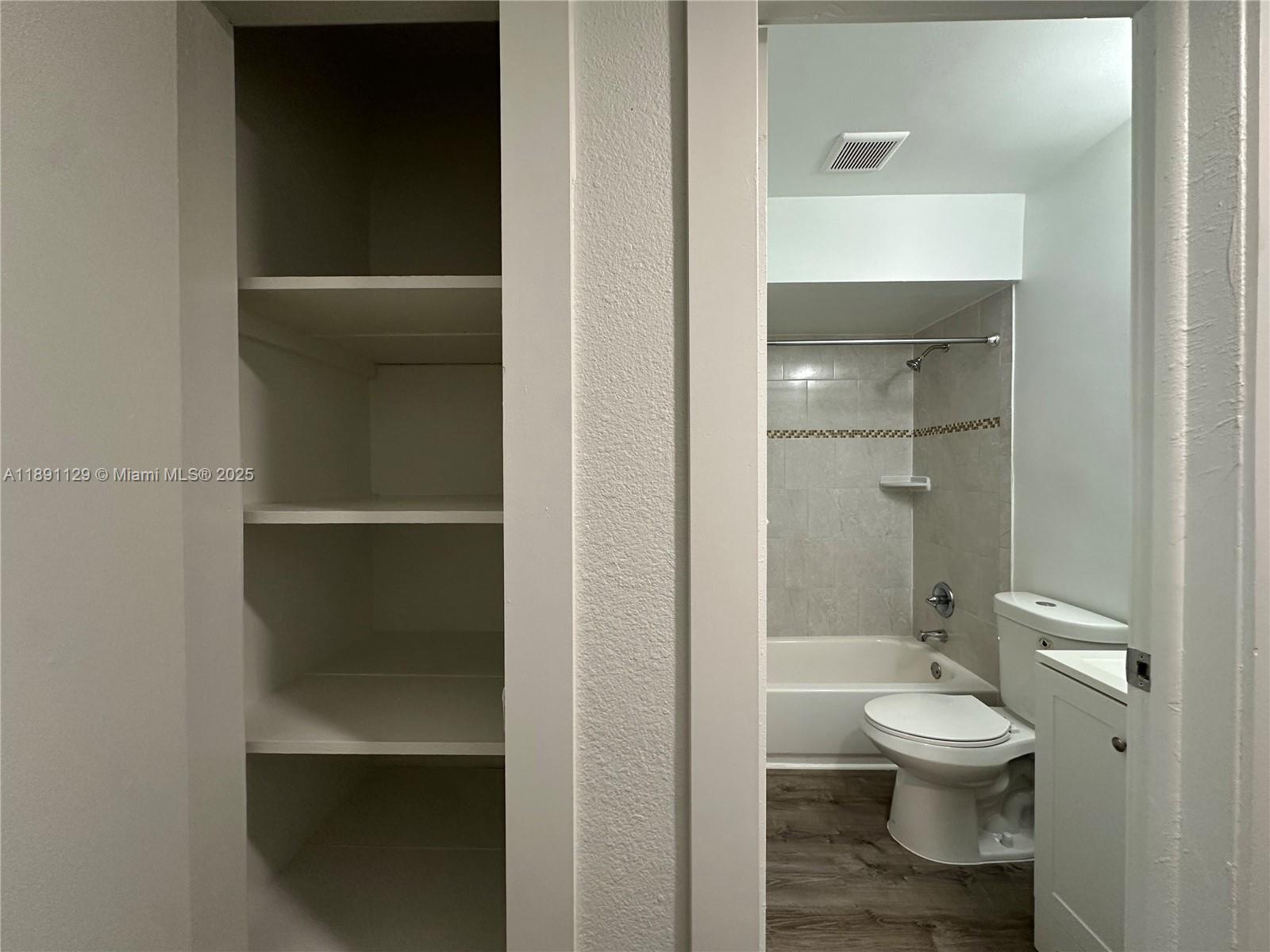 HOLLYWOOD - Residential Lease