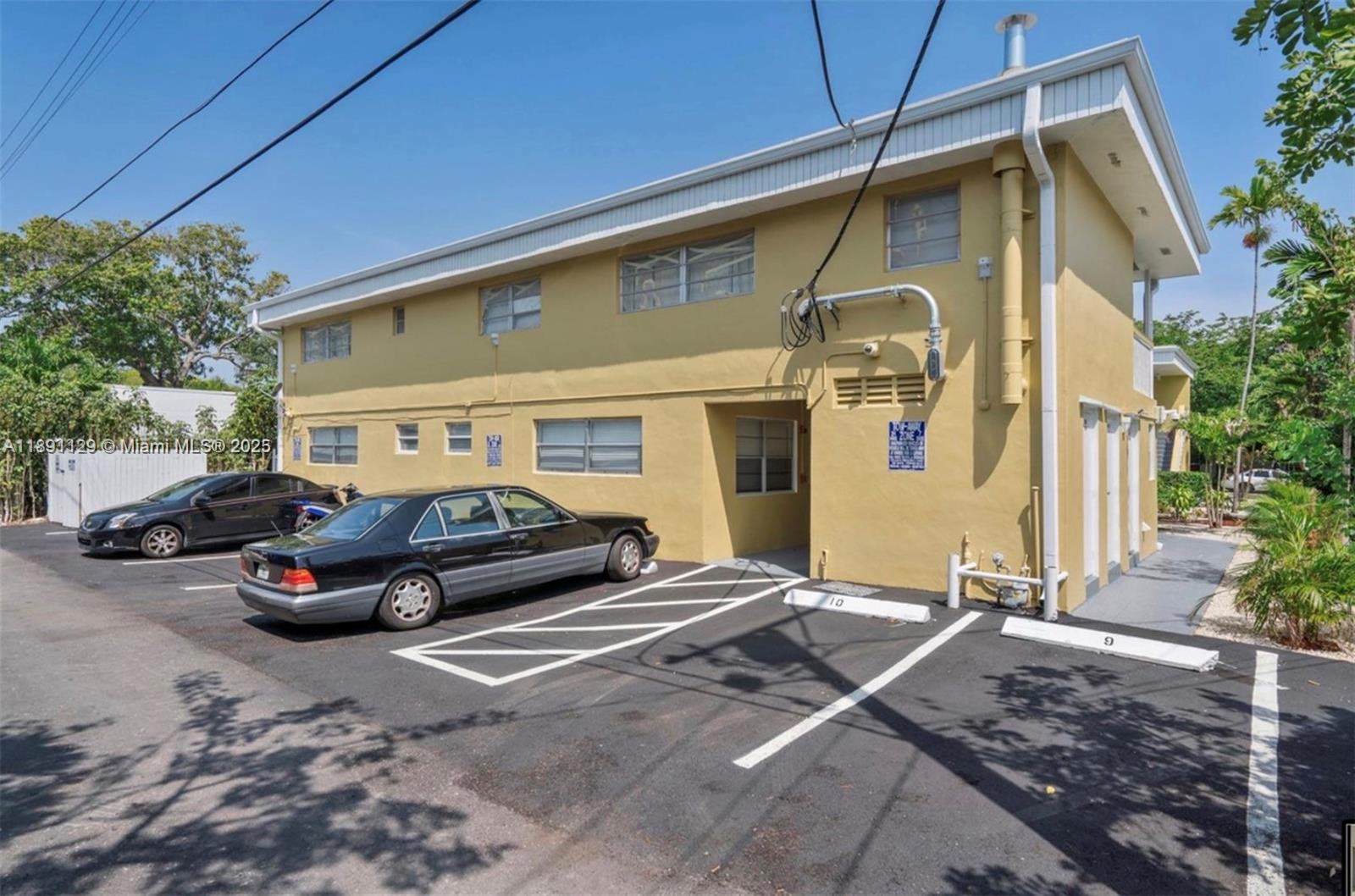 HOLLYWOOD - Residential Lease