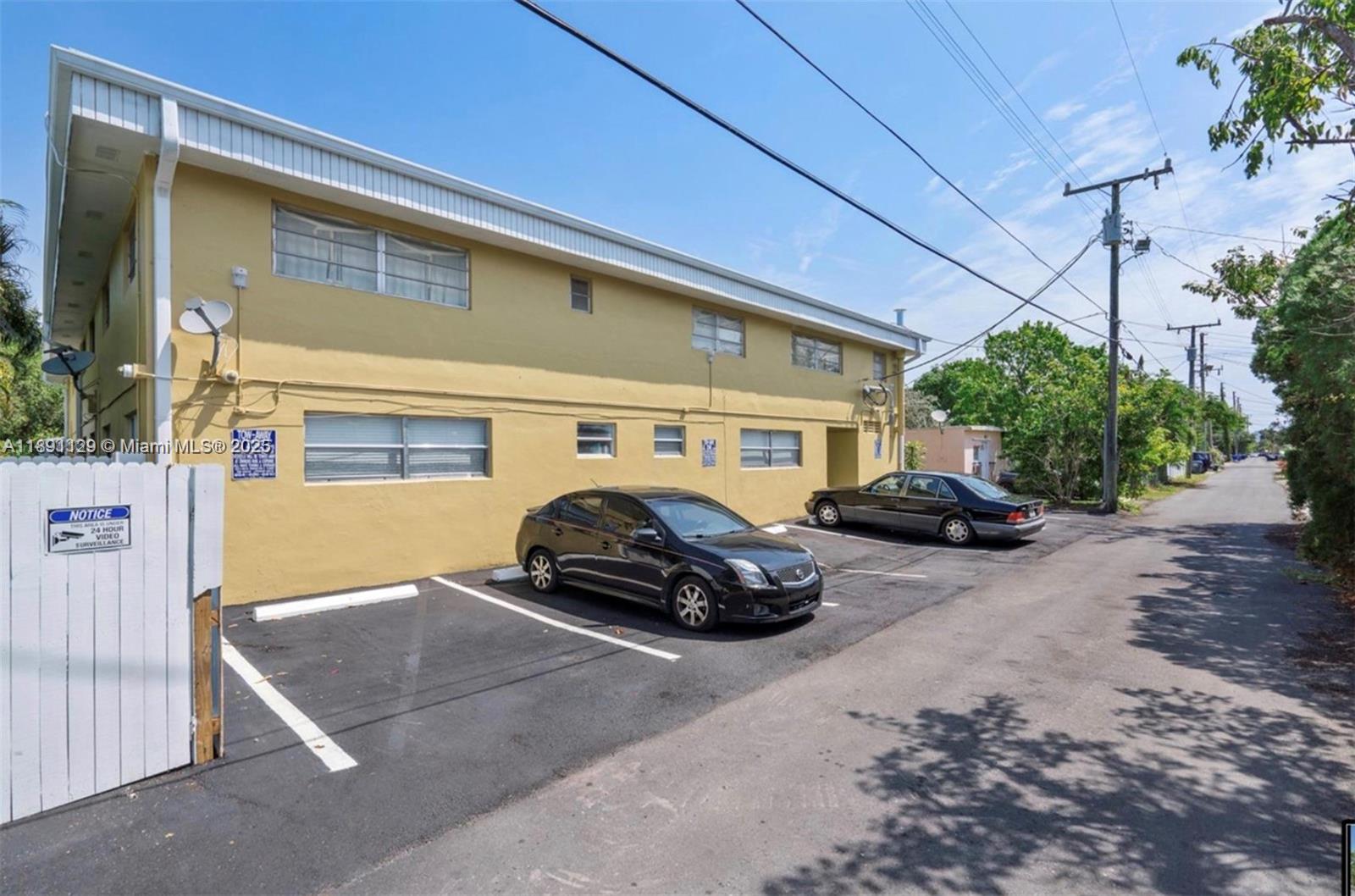 HOLLYWOOD - Residential Lease