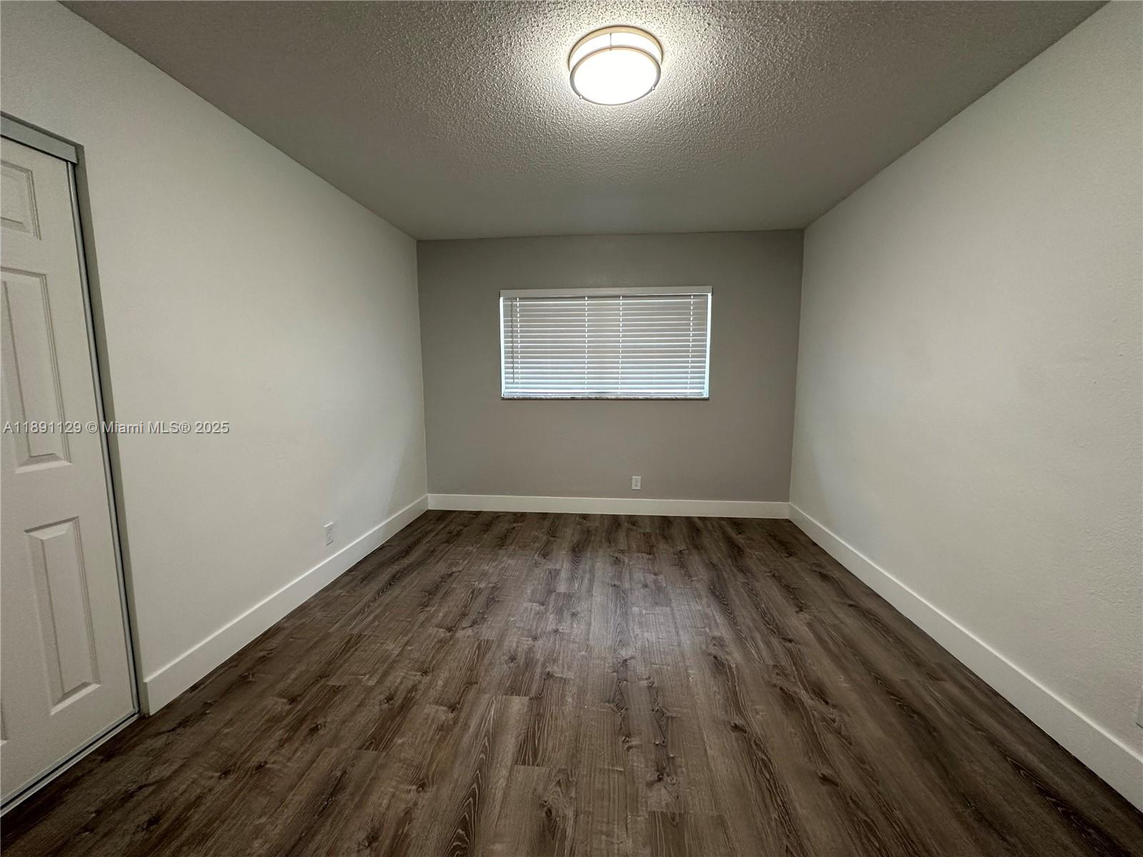 HOLLYWOOD - Residential Lease