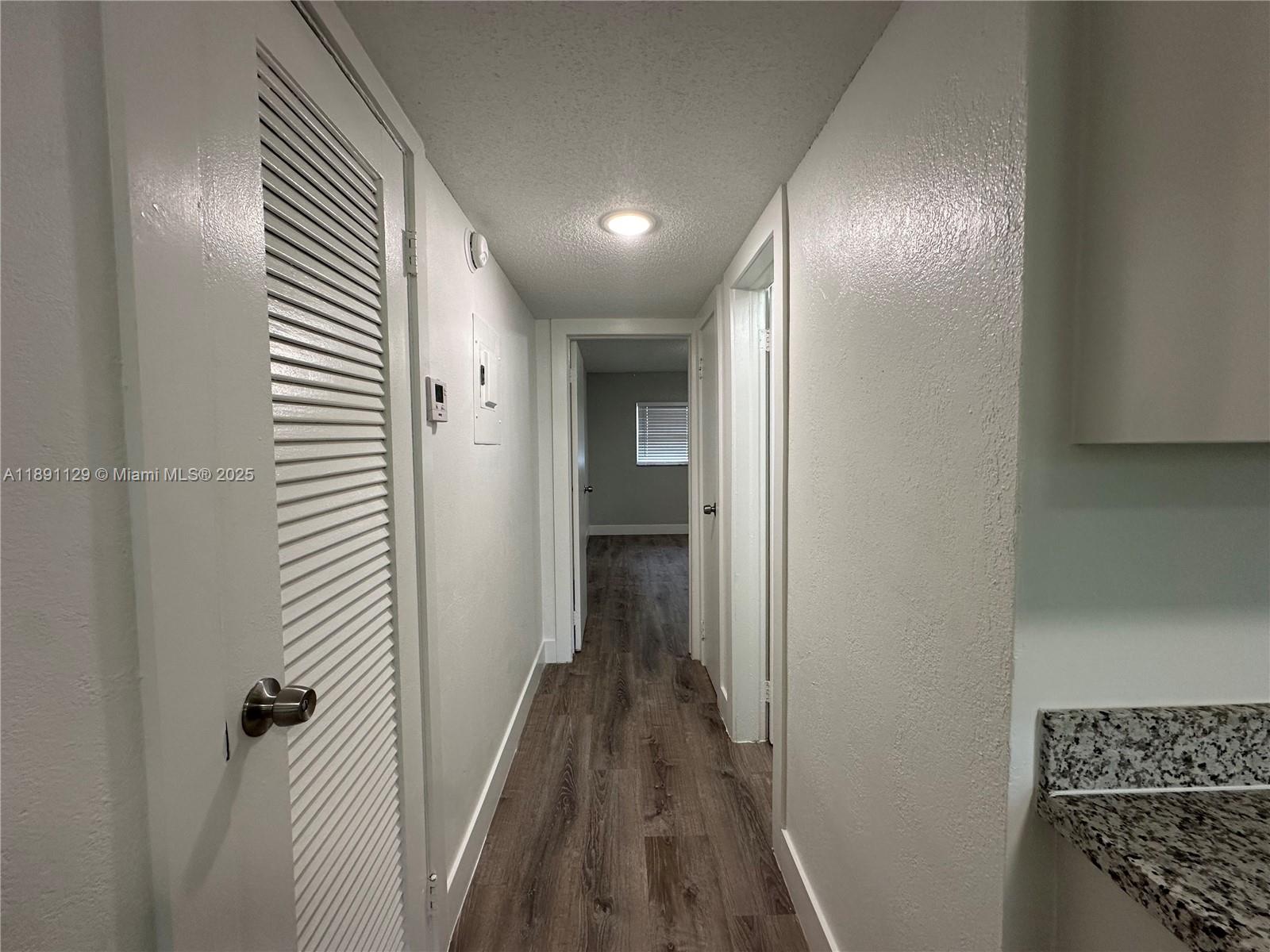 HOLLYWOOD - Residential Lease