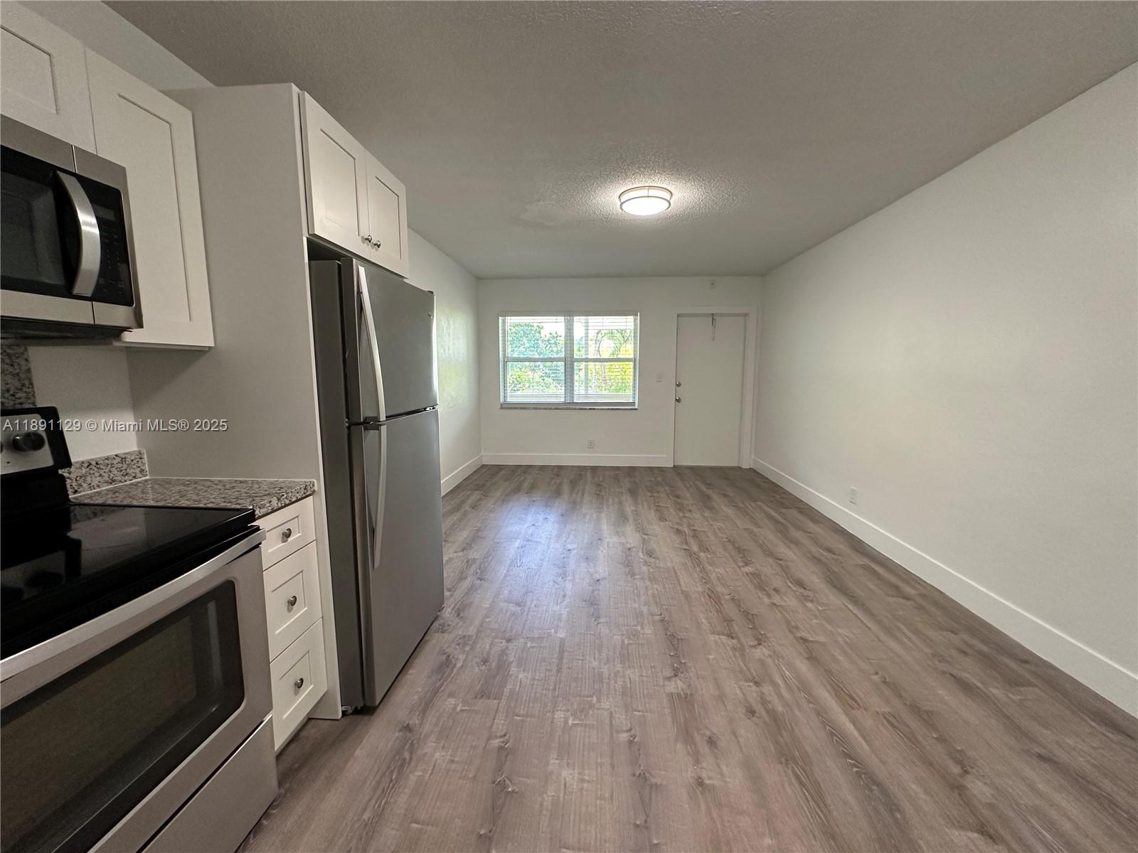 HOLLYWOOD - Residential Lease
