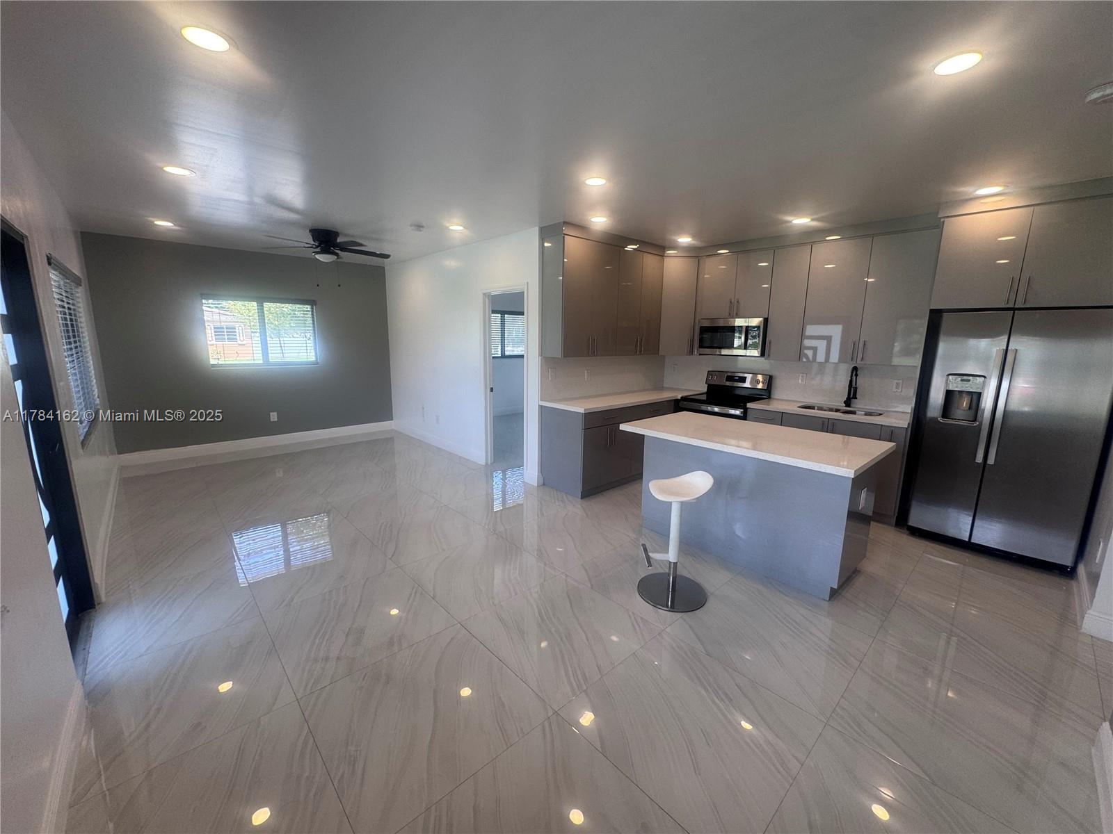 2048 NW 99th Ter 2048