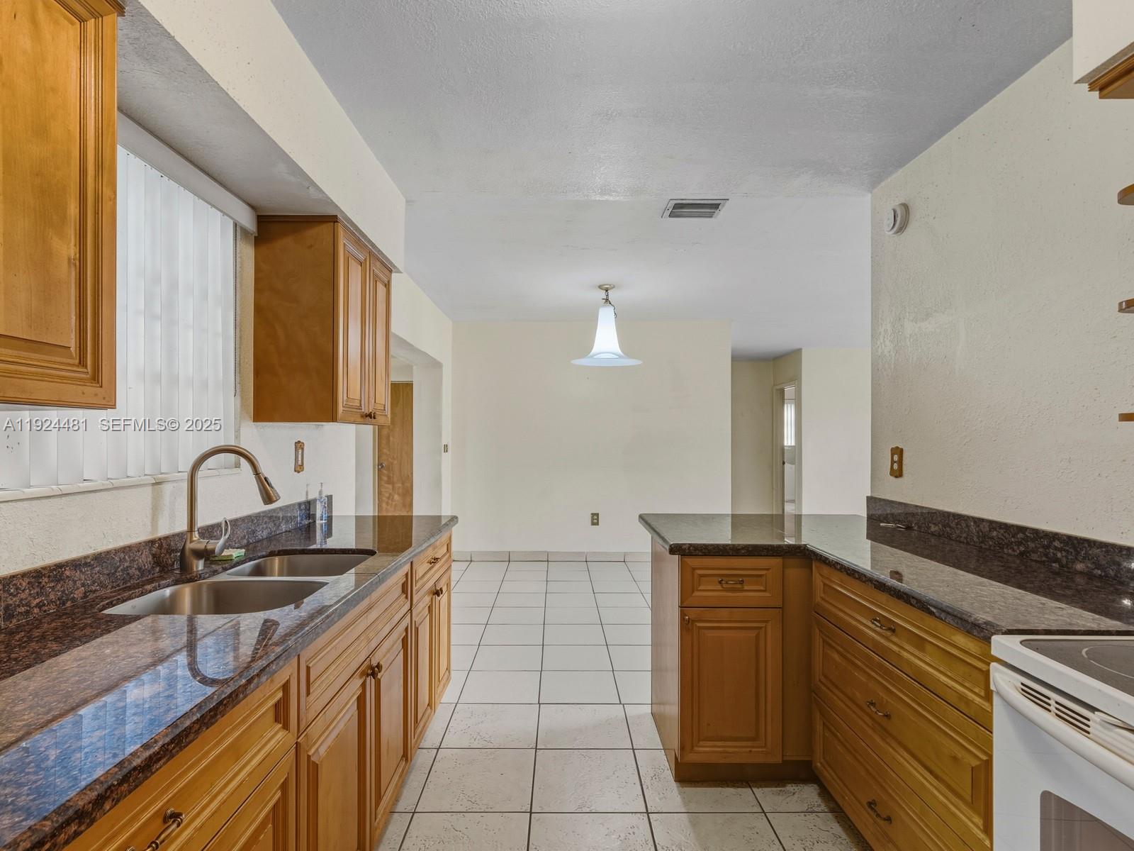 CAROL CITY GDNS 1ST ADDN - Residential