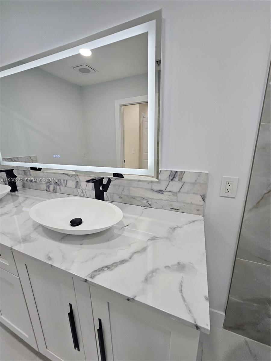 PGA RESORT COMMUNITY 3 - Residential Lease