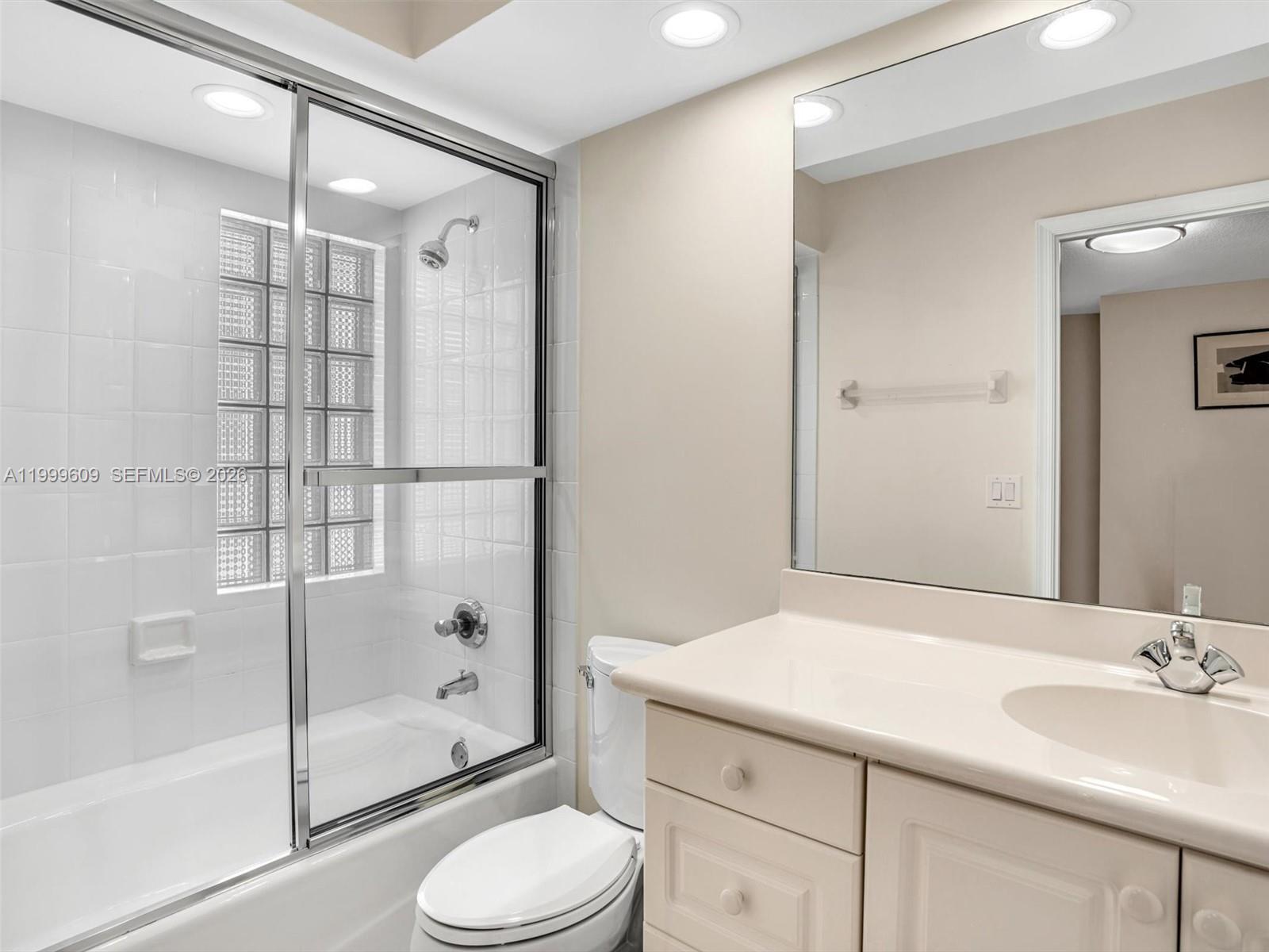 AVENTURA LAKES PHASE 1 - Residential