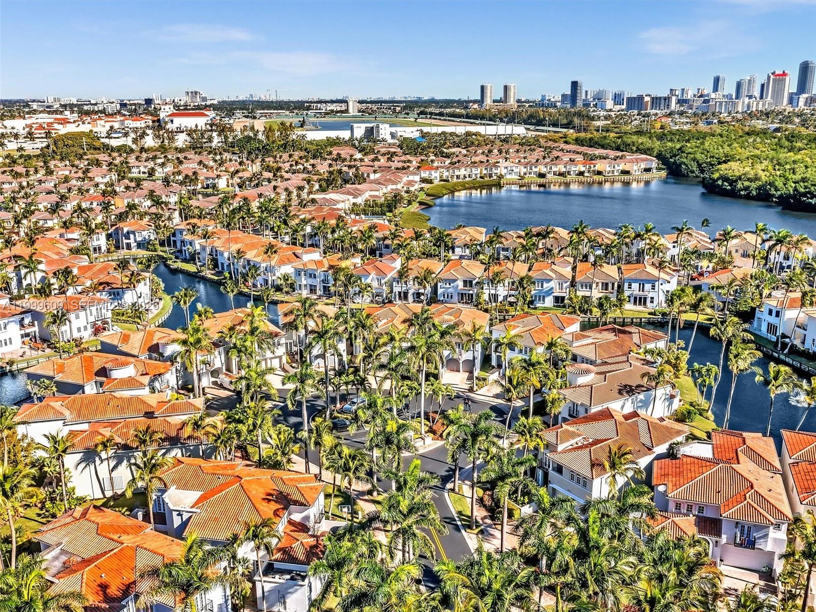 AVENTURA LAKES PHASE 1 - Residential