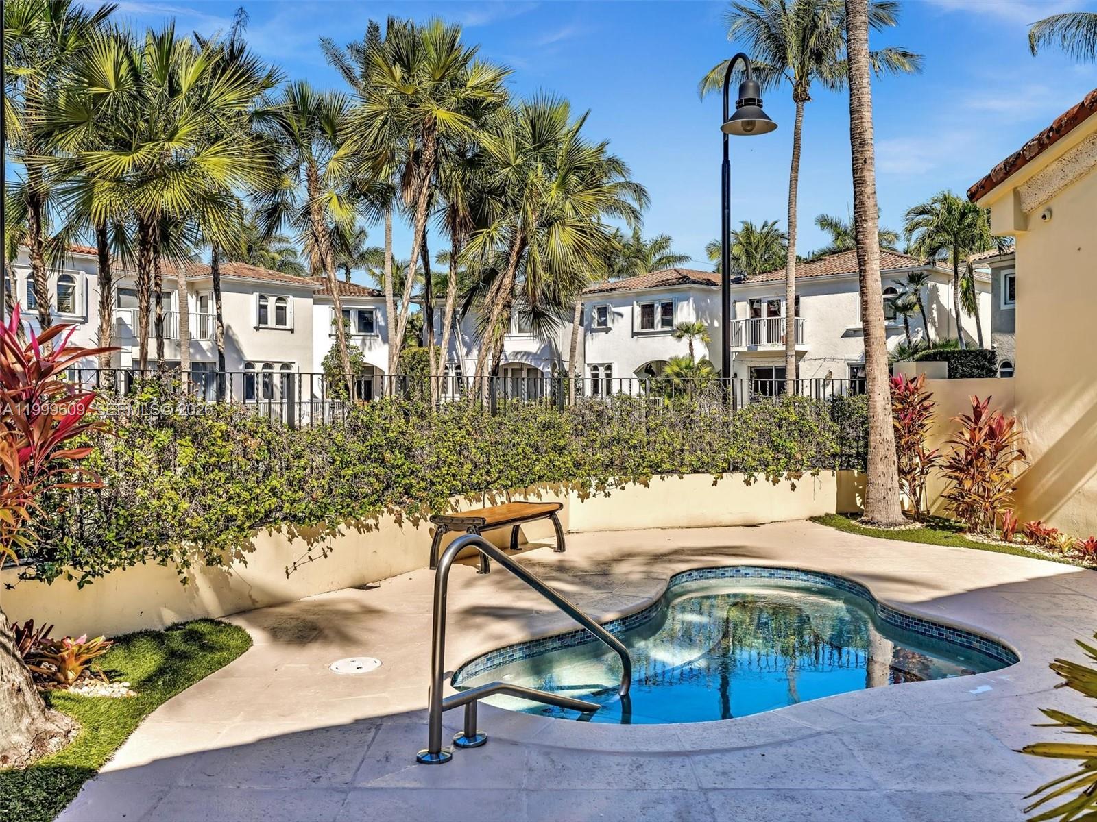 AVENTURA LAKES PHASE 1 - Residential