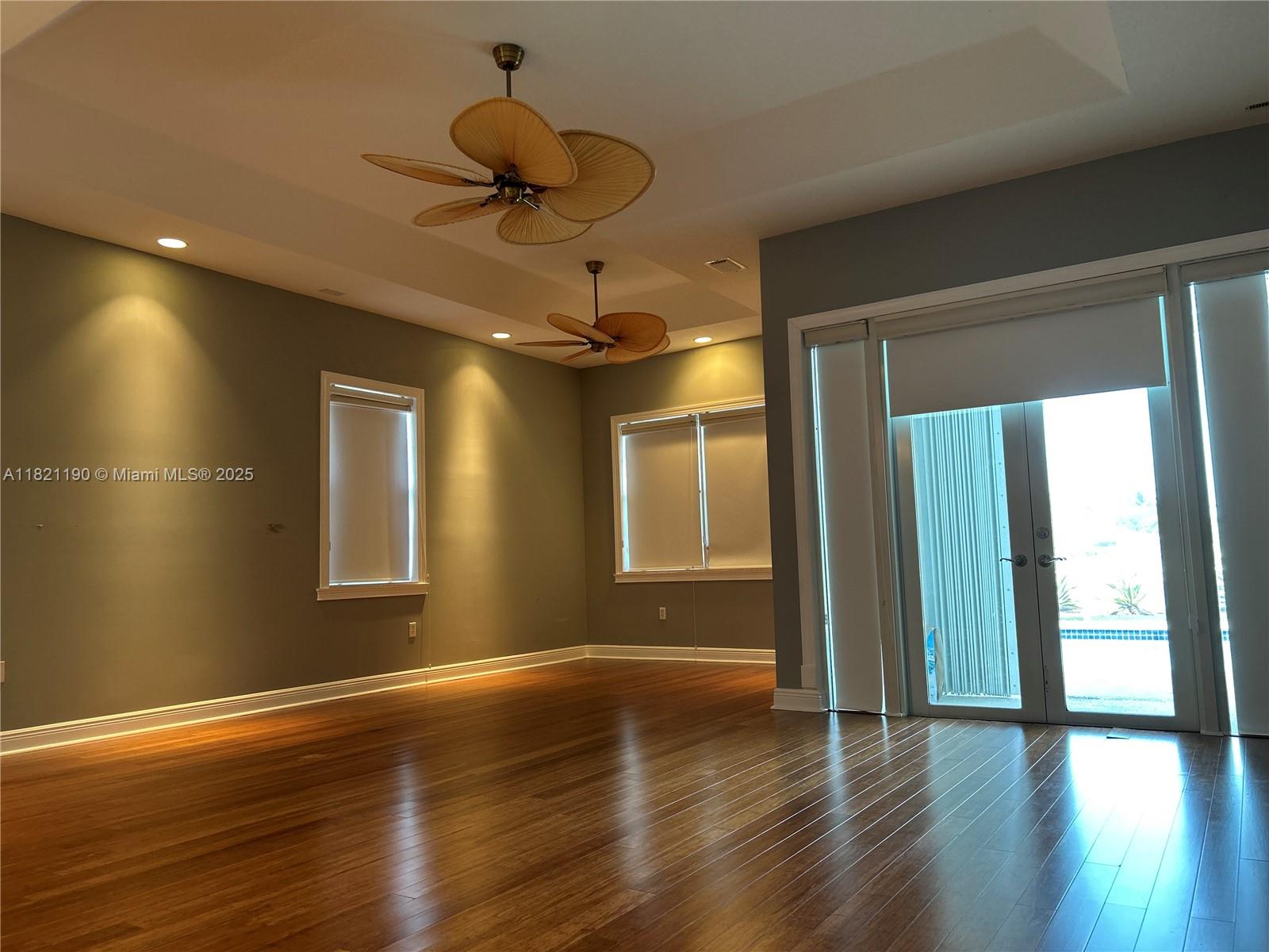 2640 Fairways Dr, Homestead, FL, 33035/$879,900 4 2640 Fairways Dr