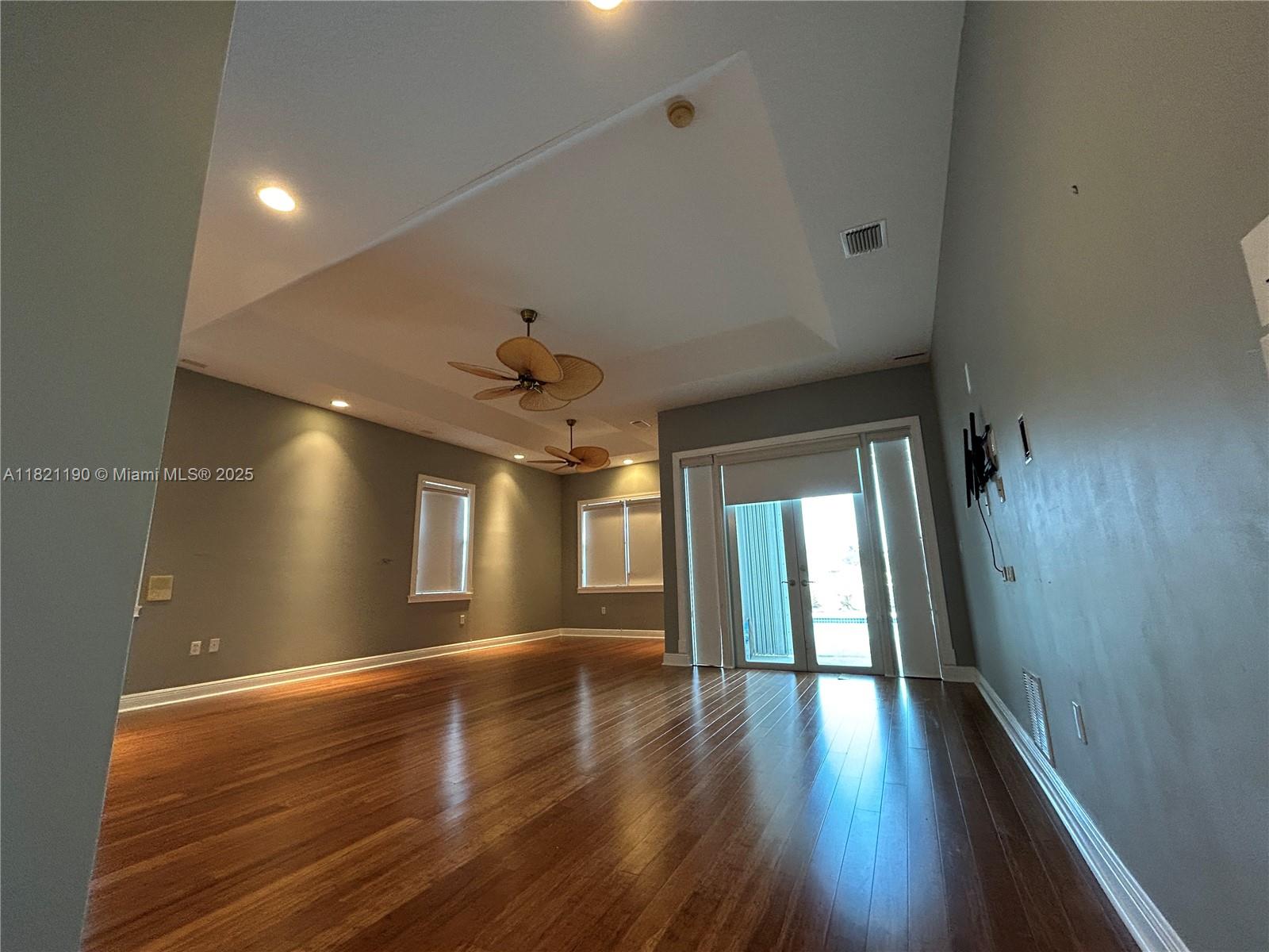 2640 Fairways Dr, Homestead, FL, 33035/$879,900 3 2640 Fairways Dr