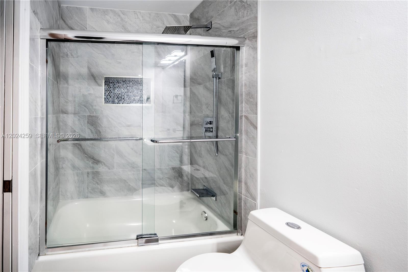 PEMBROKE FALLS-PHASE 4A - Residential Lease