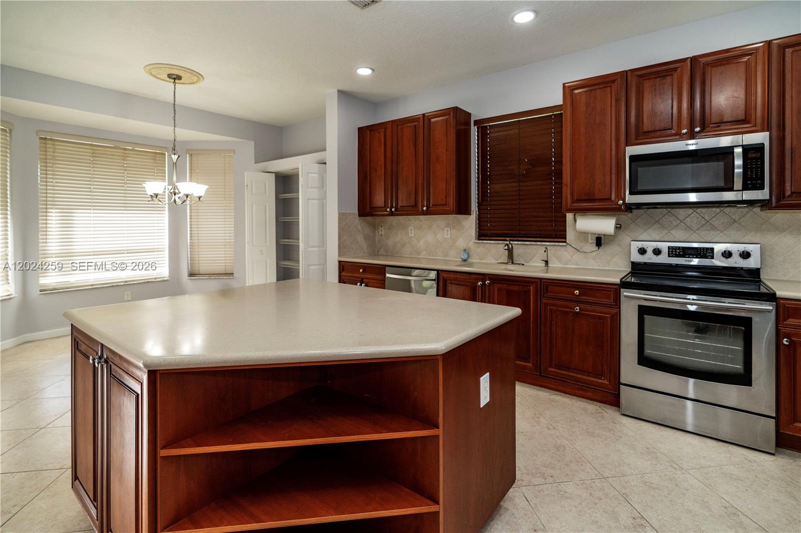 PEMBROKE FALLS-PHASE 4A - Residential Lease