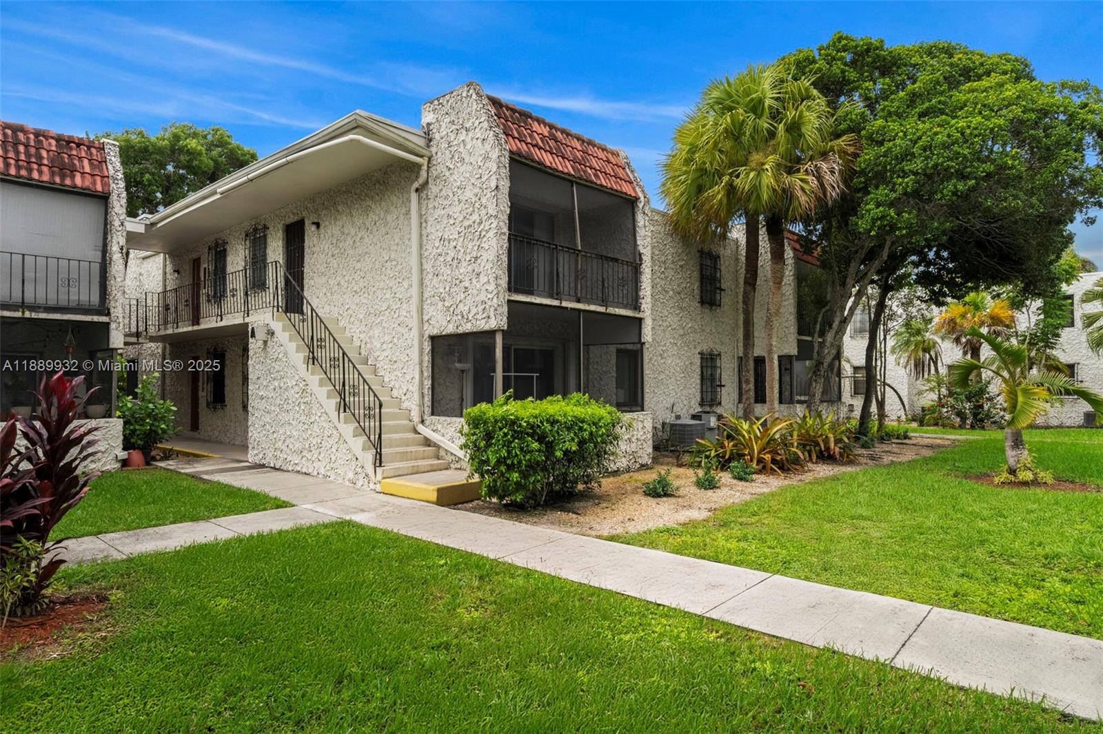 CASA GRANADA CONDO - Residential