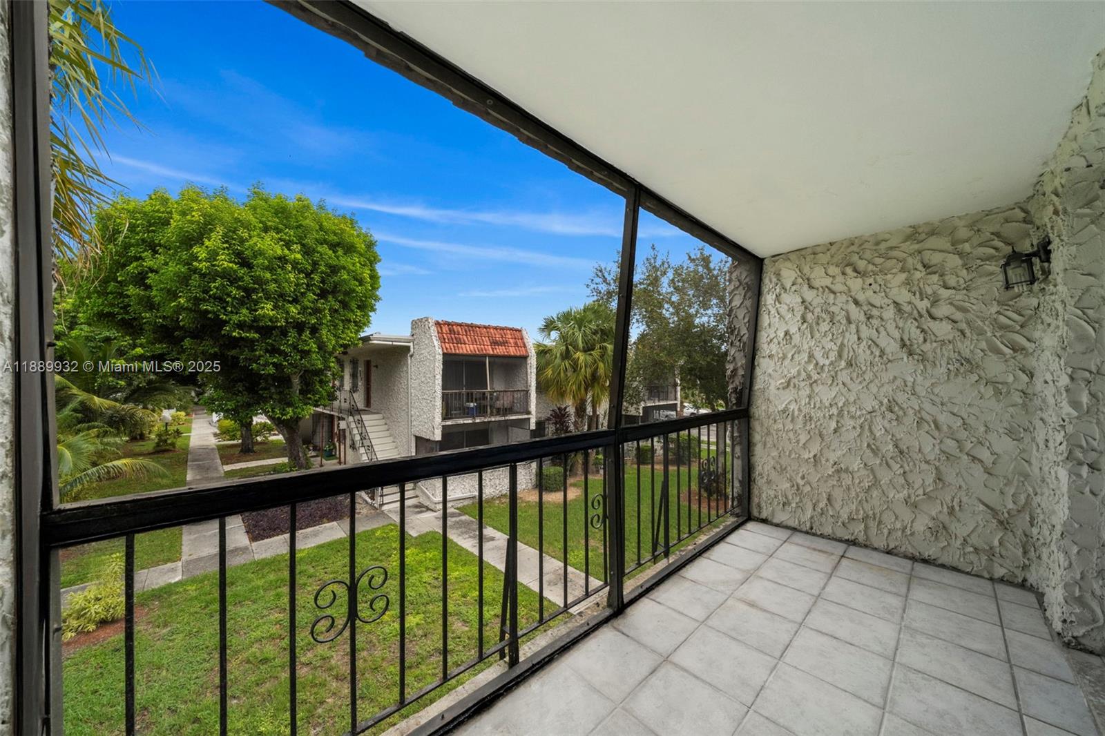 CASA GRANADA CONDO - Residential