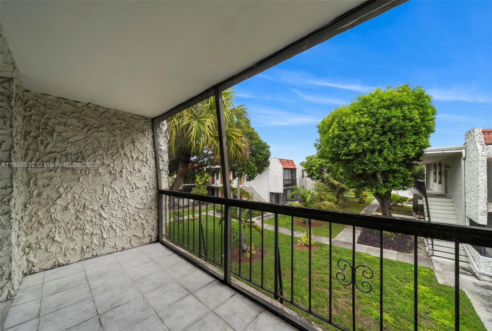 CASA GRANADA CONDO - Residential