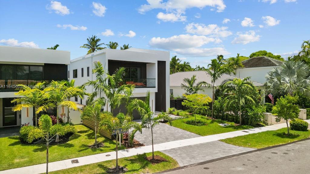 Just completed and ready for its first owner—this is the most luxurious home to hit the market in Victoria Park. Situated in the heart of Fort Lauderdale’s most sought-after neighborhood, this brand-new 4-bedroom, 4.5-bath masterpiece blends timeless design with top-of-the-line finishes and exceptional craftsmanship throughout.
Step into a dream kitchen designed for chefs and entertainers alike, with premium appliances, custom cabinetry, and designer surfaces. Spacious bedrooms, each with en-suite bathrooms, offer privacy and comfort, while the primary suite boasts a spa-inspired bath and oversized walk-in closets
This is not just another home—it’s a statement. Homes of this caliber move fast. Don’t miss your chance to own one of the finest properties in Victoria Park.
