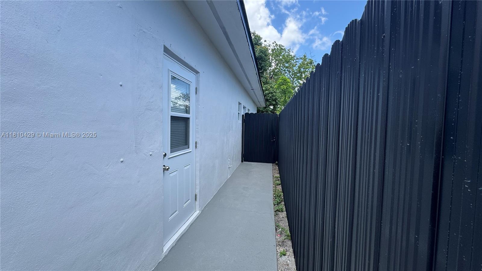 Rental Property at 2731 Nw 100th St C, Miami, Broward County, Florida - Bedrooms: 1 
Bathrooms: 1  - $1,300 MO.