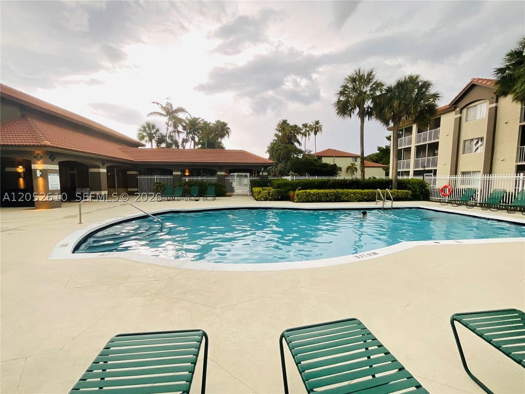 Photo of 420 S Park Rd #108, Hollywood, FL 33021 (MLS # A12052610)