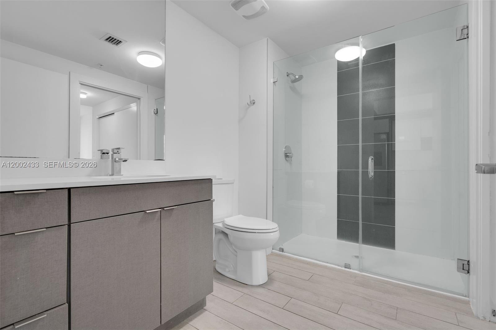 26 EDGEWATER CONDO - Residential Lease