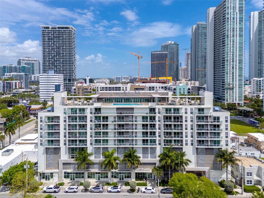 Exceptional condo in Miami’s Edgewater, available for short or long-term lease. Furniture optional. Experience modern luxury with a private balcony, rooftop pool, and state-of-the-art gym. Perfect for relaxing or entertaining with stunning views. Pet-friendly with ample parking, ideally located near Midtown, Brickell, Wynwood, the Design District, and the beach.