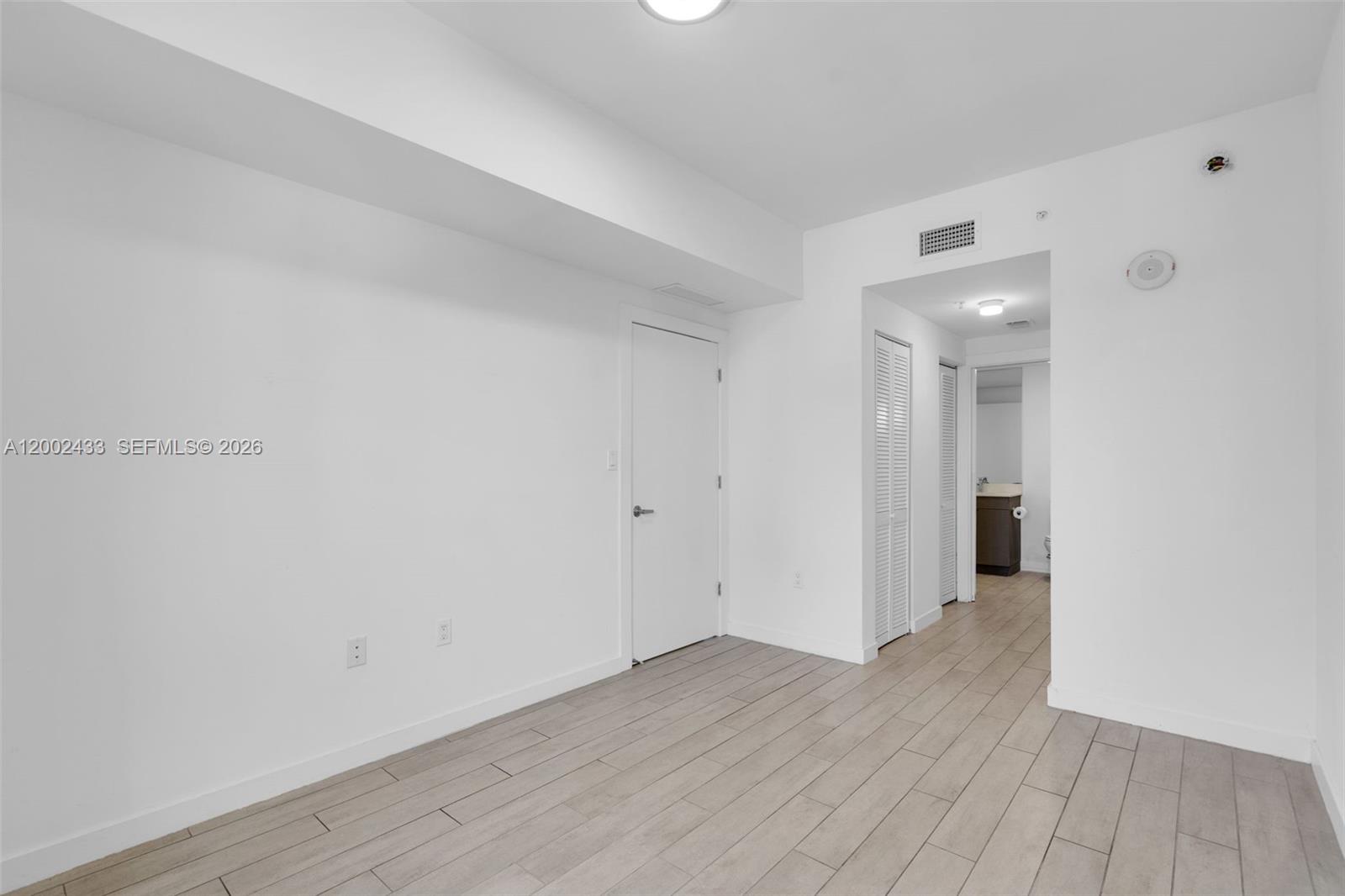 26 EDGEWATER CONDO - Residential Lease
