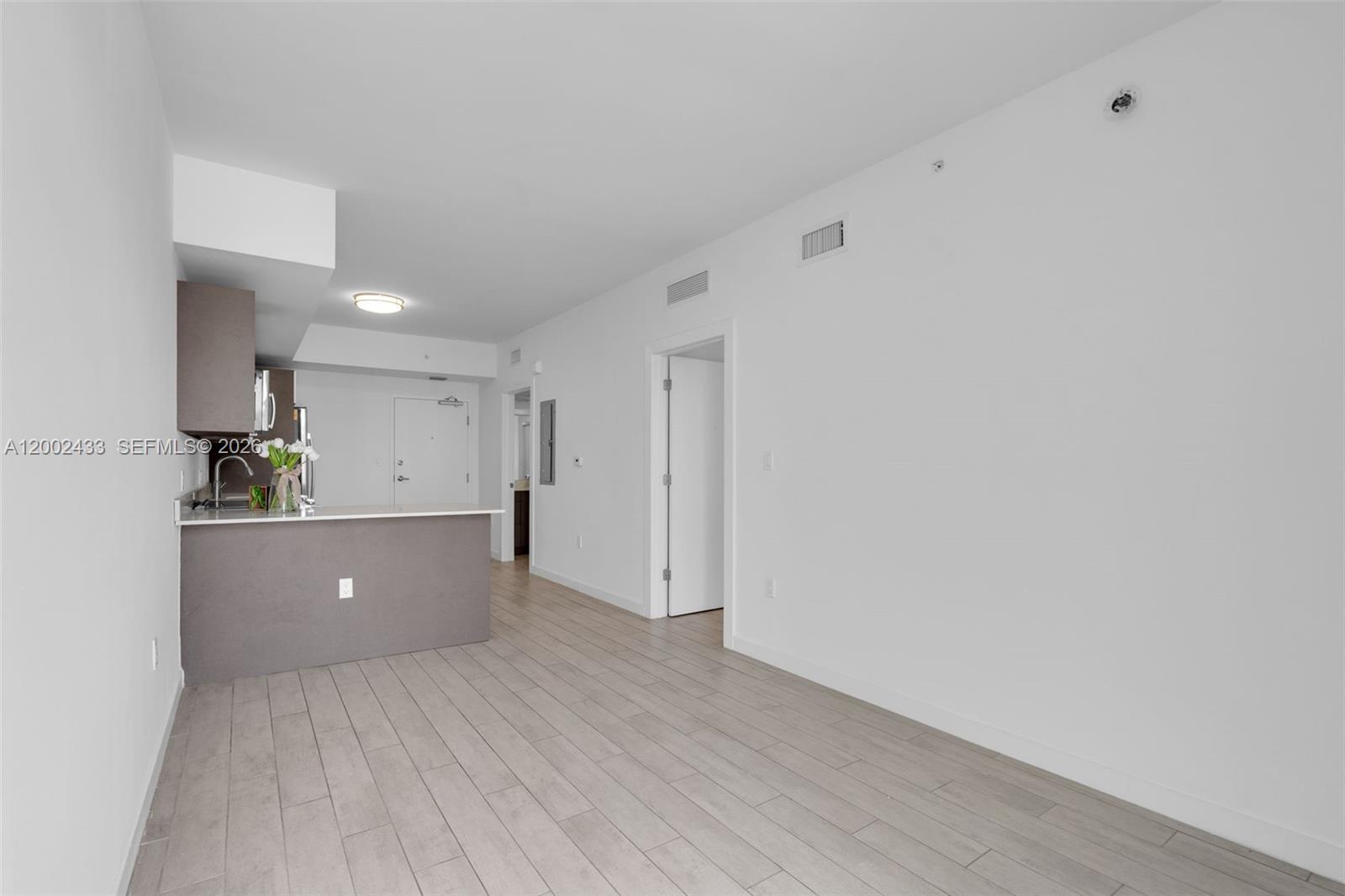 26 EDGEWATER CONDO - Residential Lease