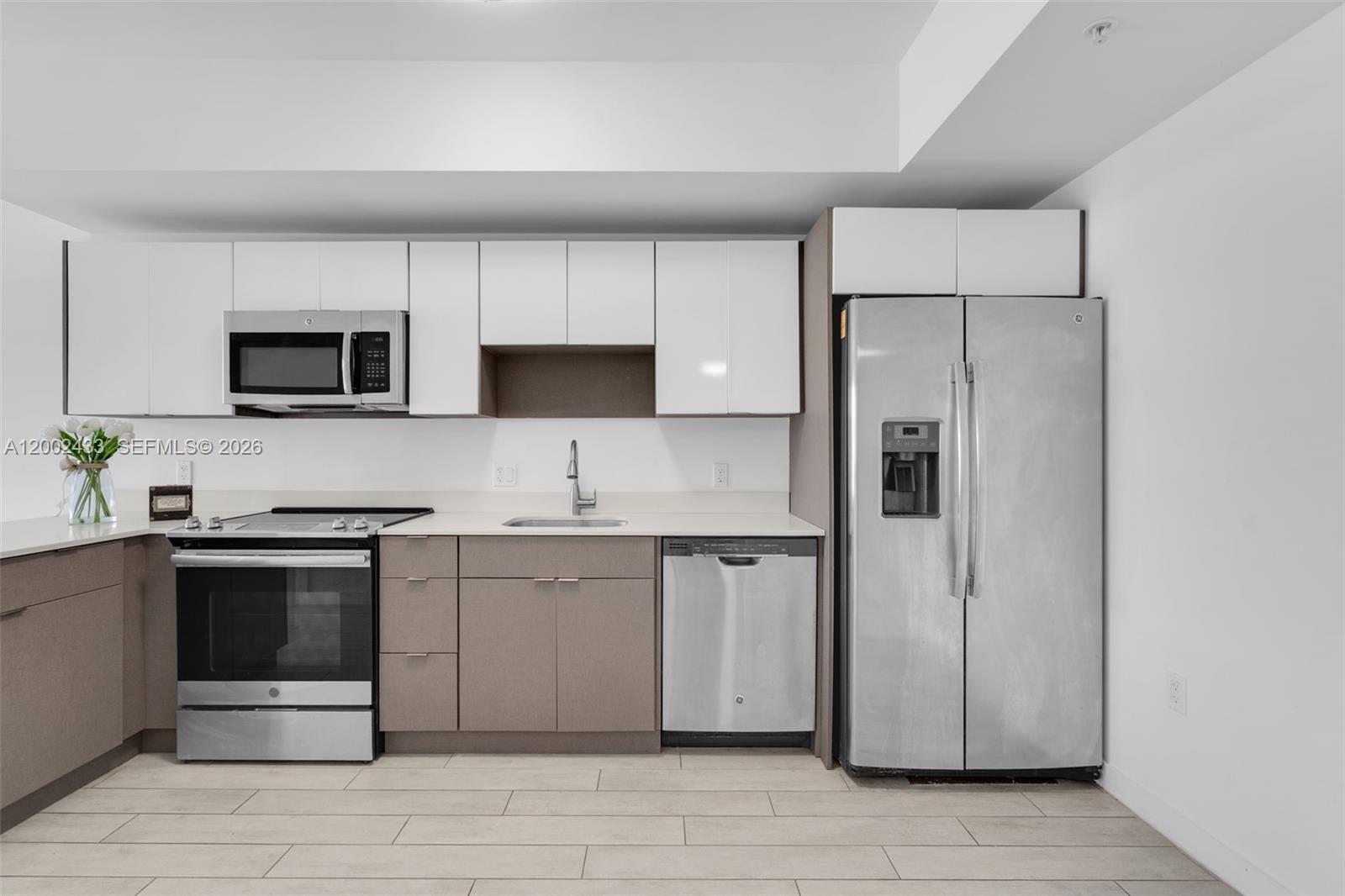 26 EDGEWATER CONDO - Residential Lease