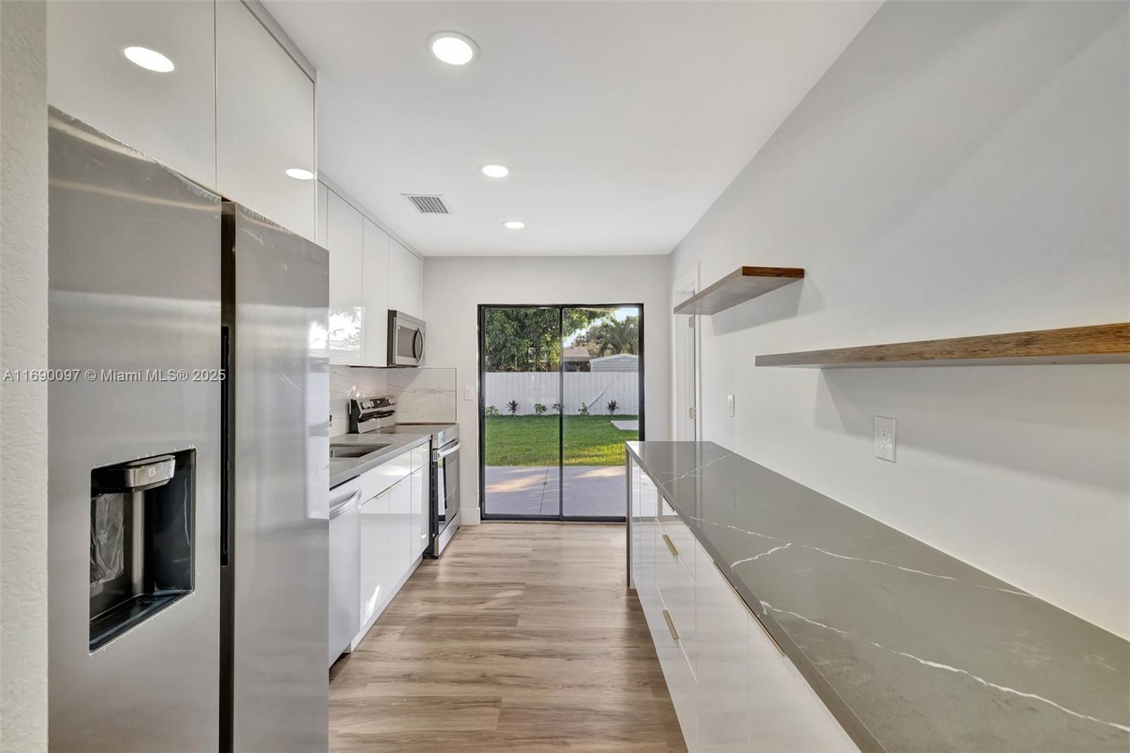 NORTH ANDREWS TERRACE - Residential