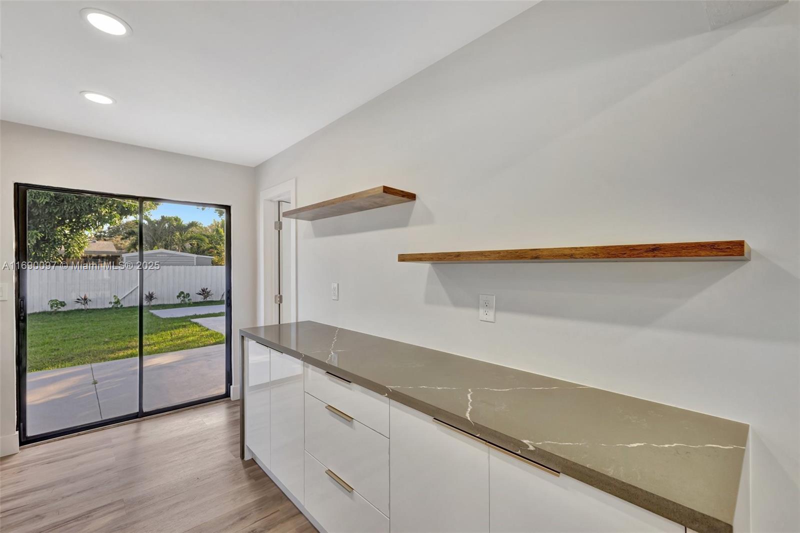 NORTH ANDREWS TERRACE - Residential