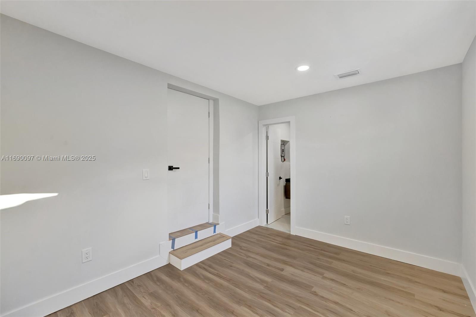 NORTH ANDREWS TERRACE - Residential