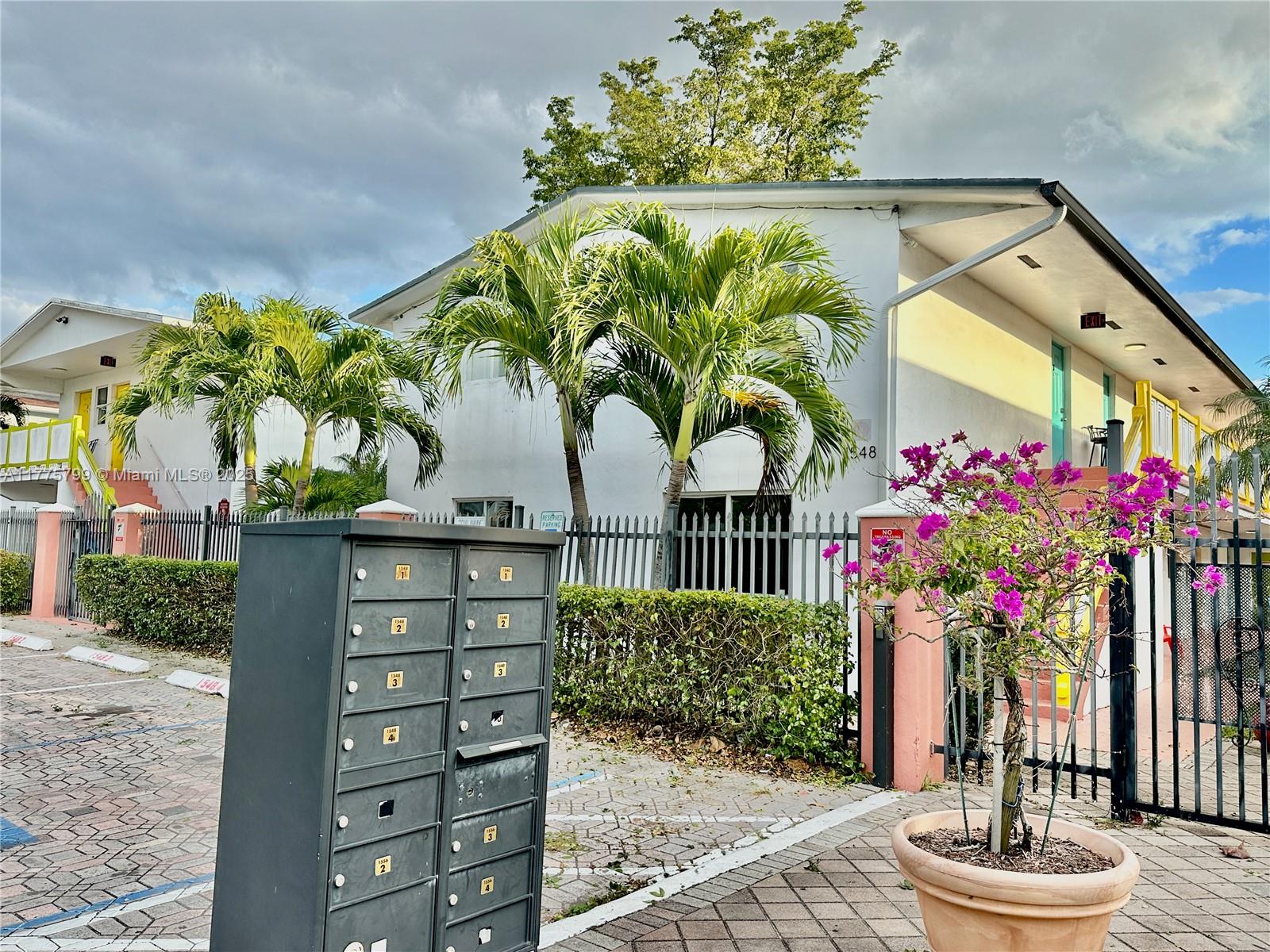 Rental Property at 1548 Sw 5th Pl 2B, Fort Lauderdale, Broward County, Florida - Bedrooms: 3 
Bathrooms: 2  - $2,350 MO.