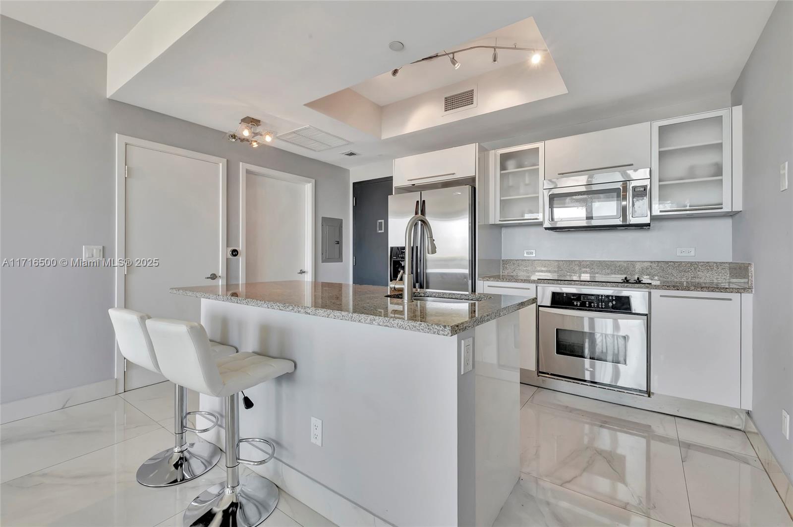 888 Biscayne Blvd 411