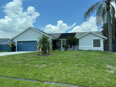 863 SW Mccomb Ave, Port St. Lucie, FL 34953 - #: A11569705