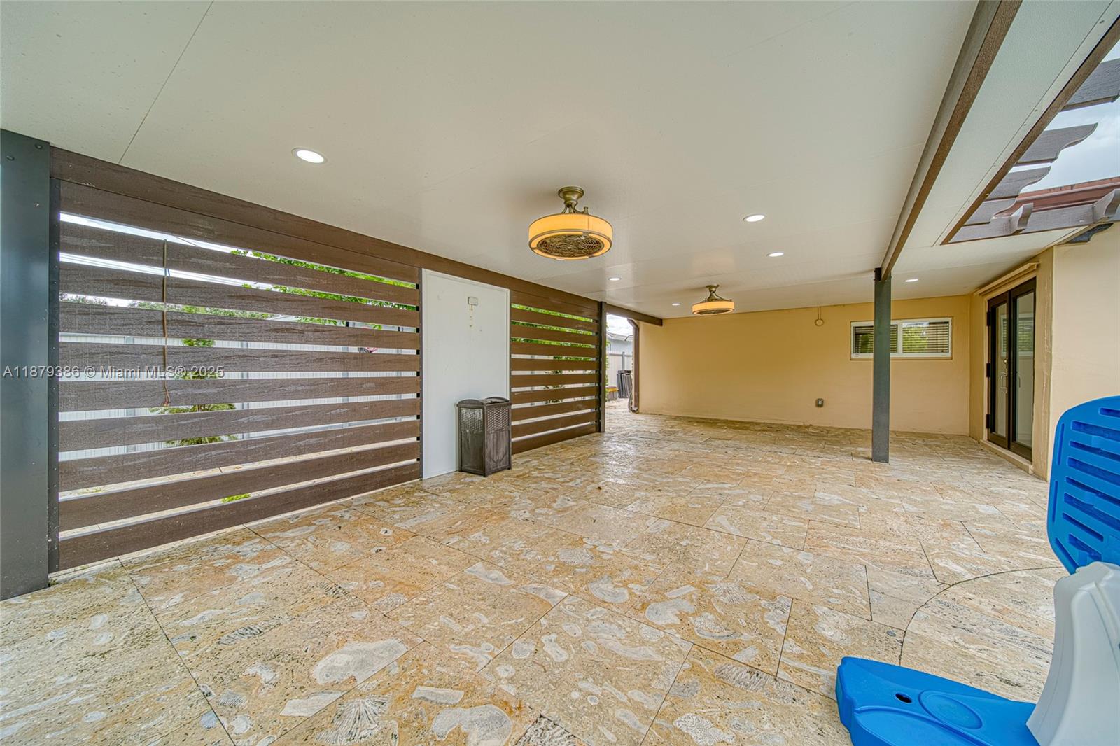 DRIFTWOOD PLAZA ADD - Residential Lease