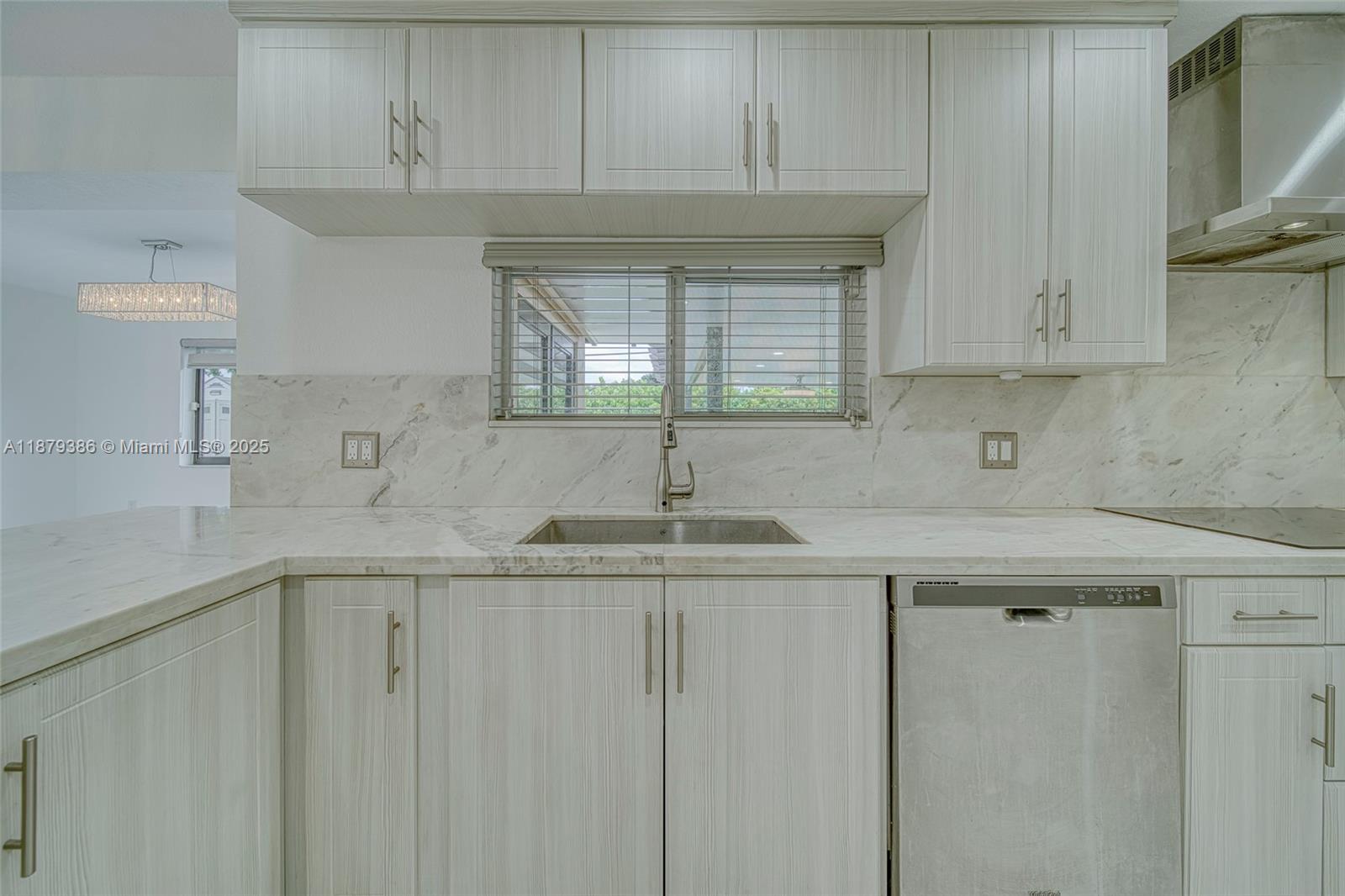 DRIFTWOOD PLAZA ADD - Residential Lease