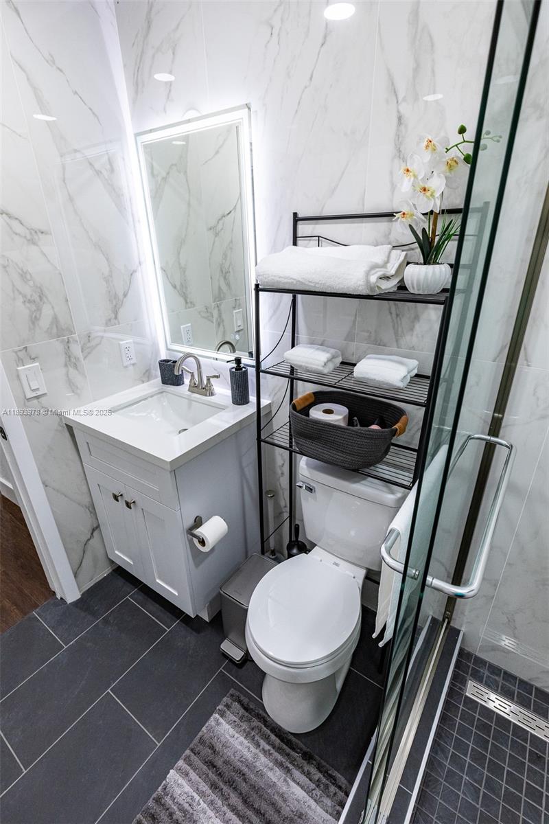 BISC SHORES CORR PLAT - Residential Income