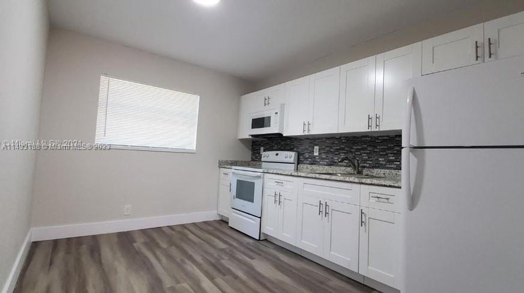 Photo of 450 SW 2nd St #6, Pompano Beach, FL 33060 (MLS # A11493188)