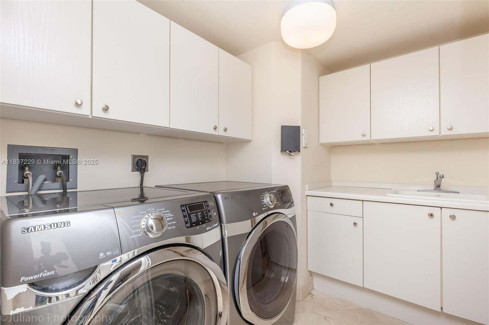 7000 ISL BLVD WILLIAMS IS - Residential