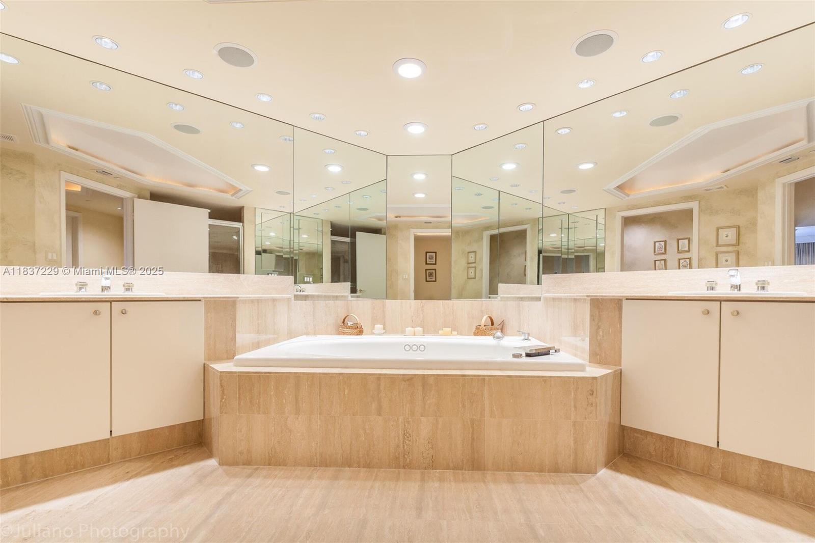 7000 ISL BLVD WILLIAMS IS - Residential