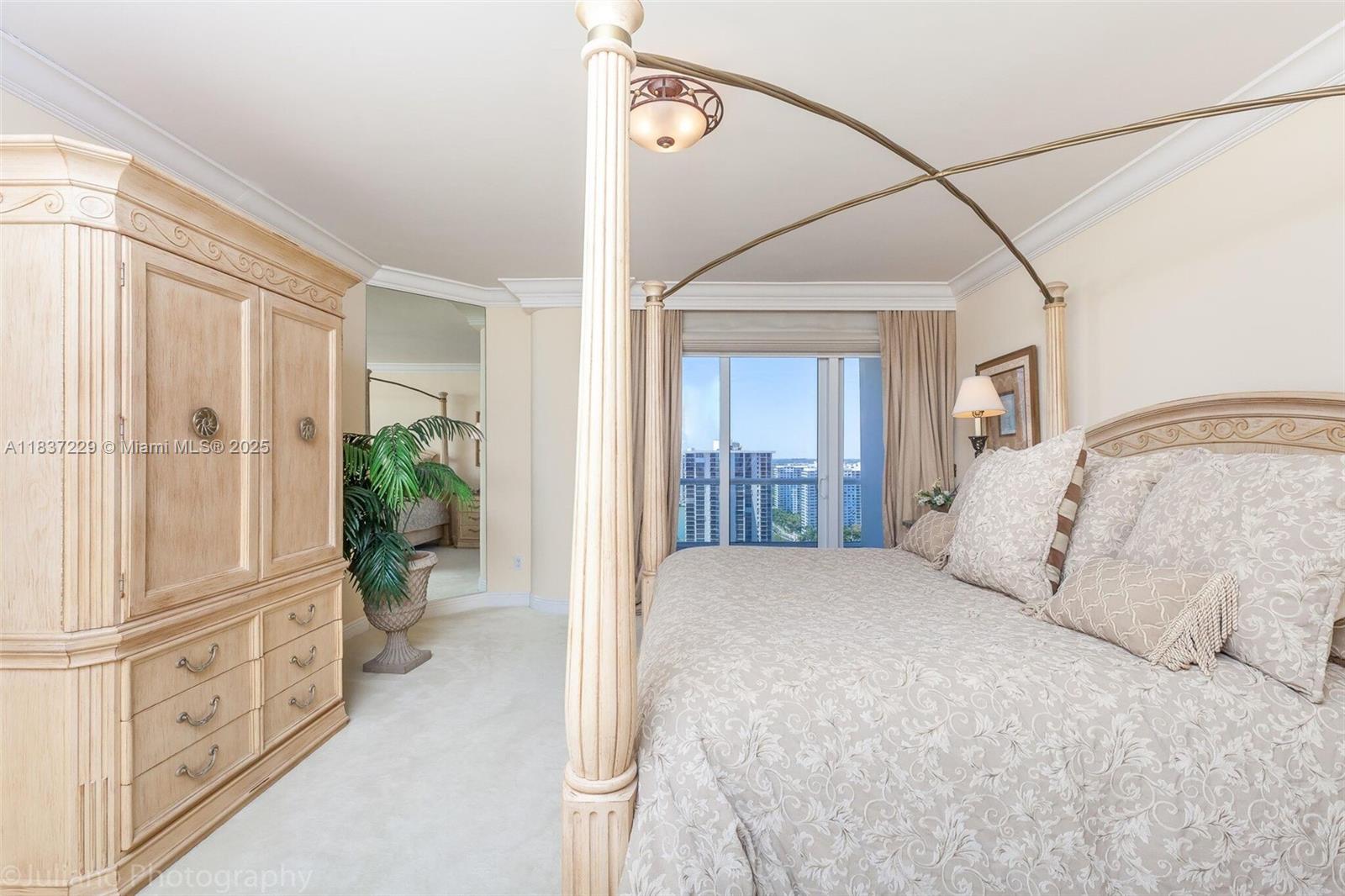 7000 ISL BLVD WILLIAMS IS - Residential