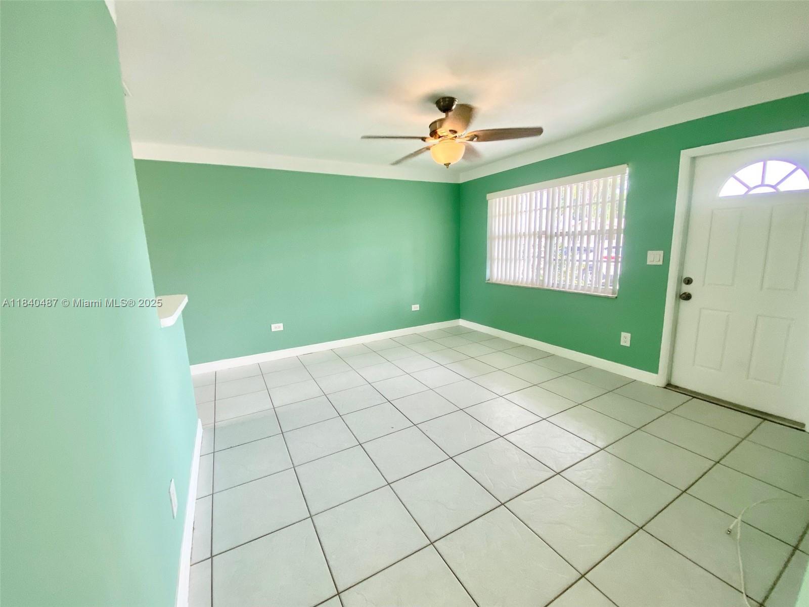 29 SE 11th St 1-2