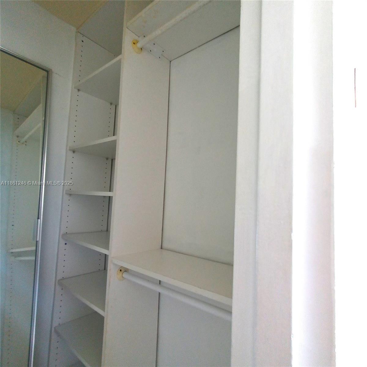 8000 CONDO - Residential