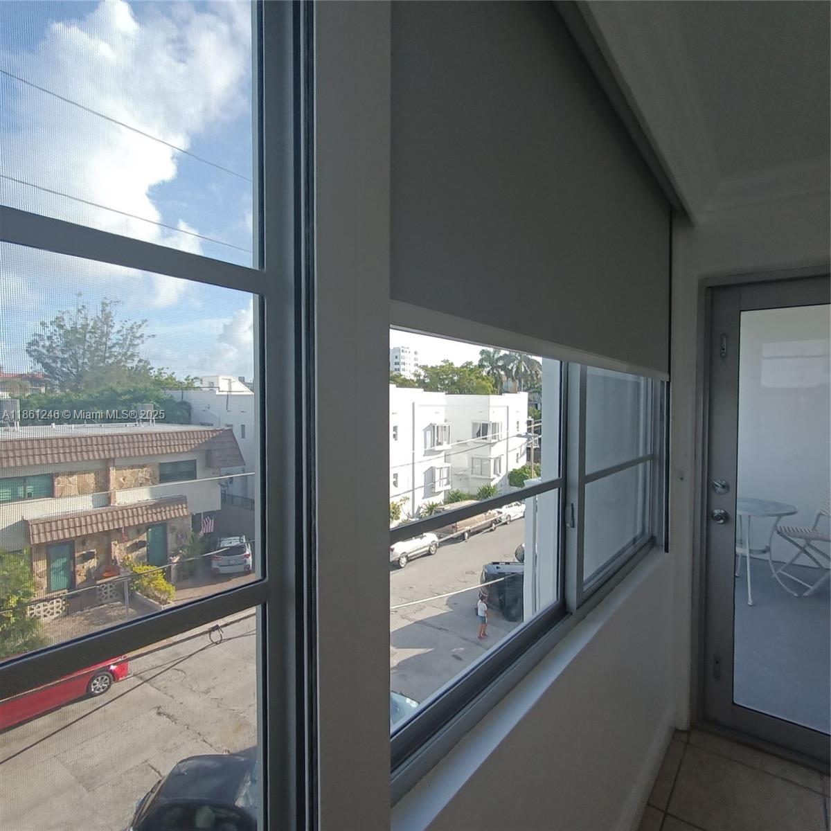 8000 CONDO - Residential