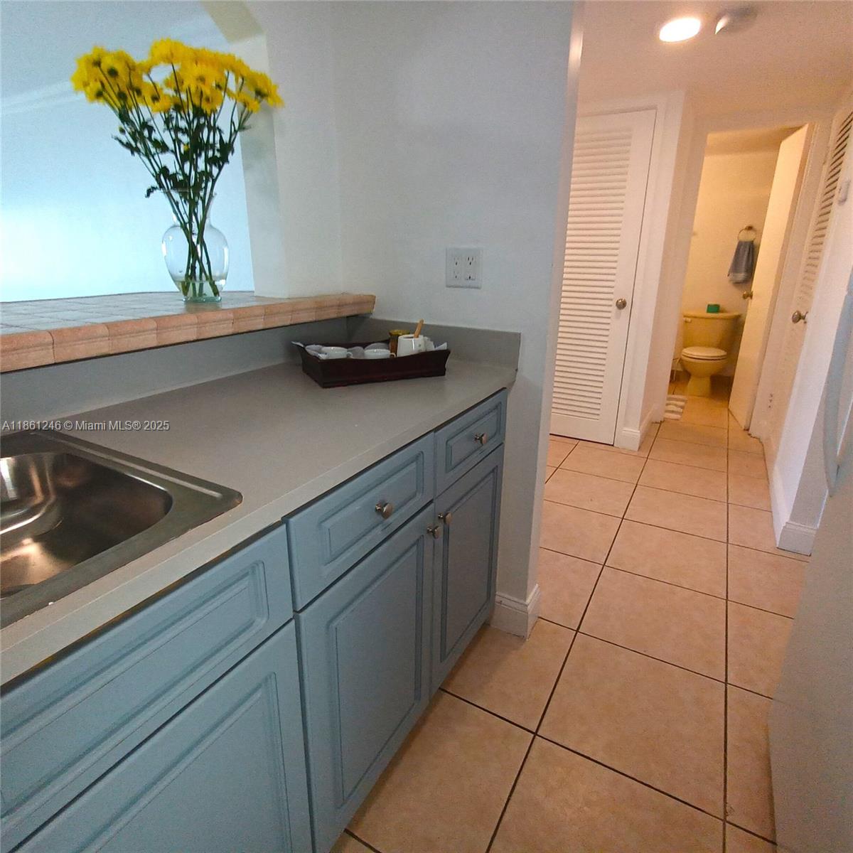 8000 CONDO - Residential