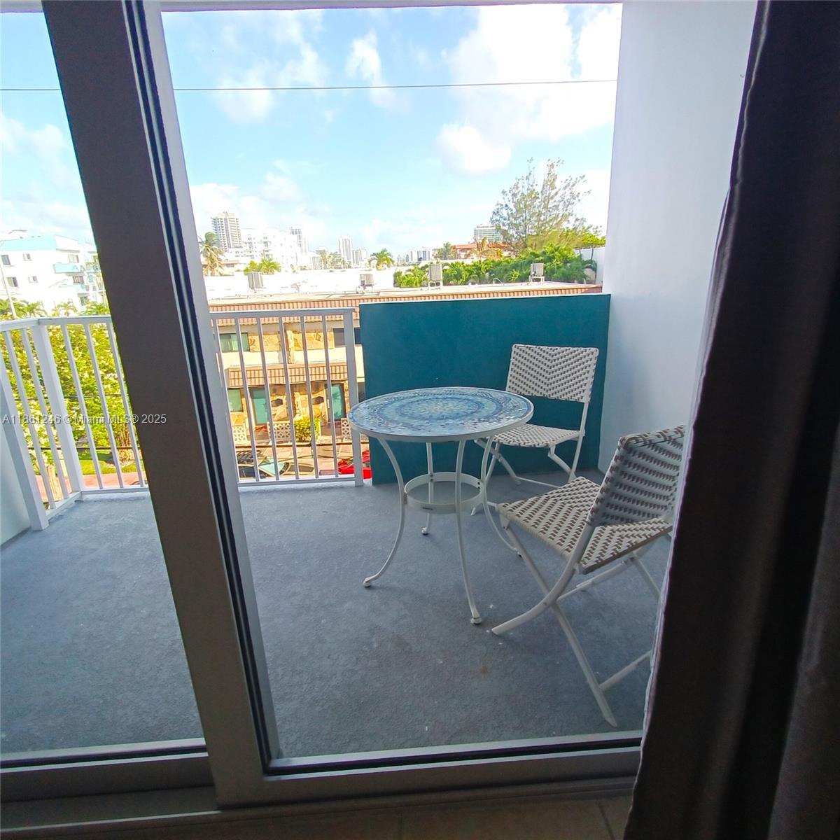 8000 CONDO - Residential