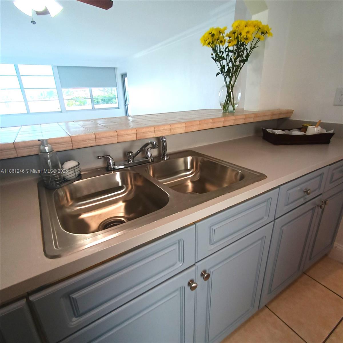 8000 CONDO - Residential