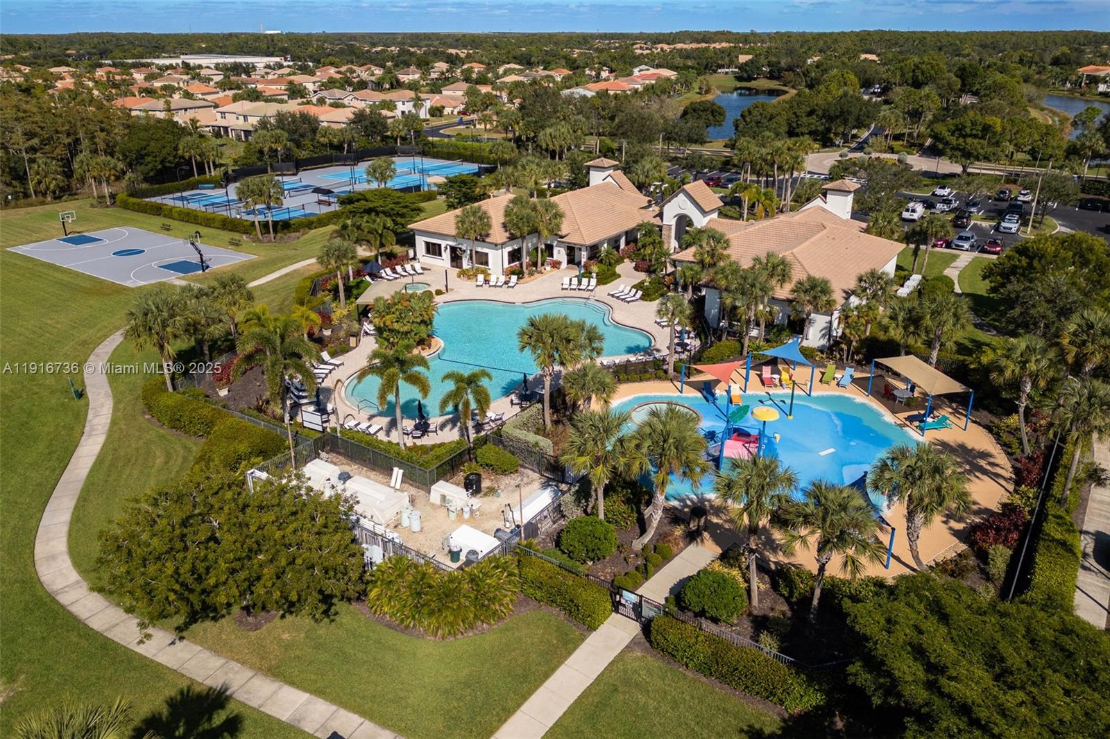 BOTANICA LAKES - Residential