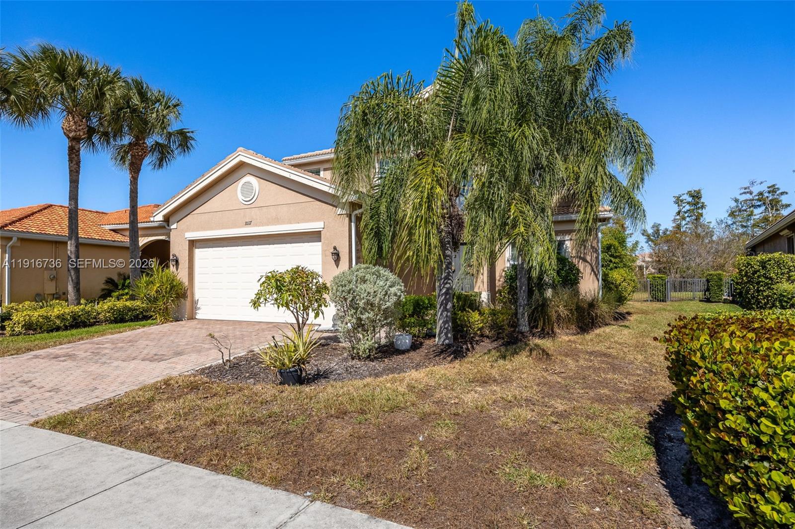 BOTANICA LAKES - Residential