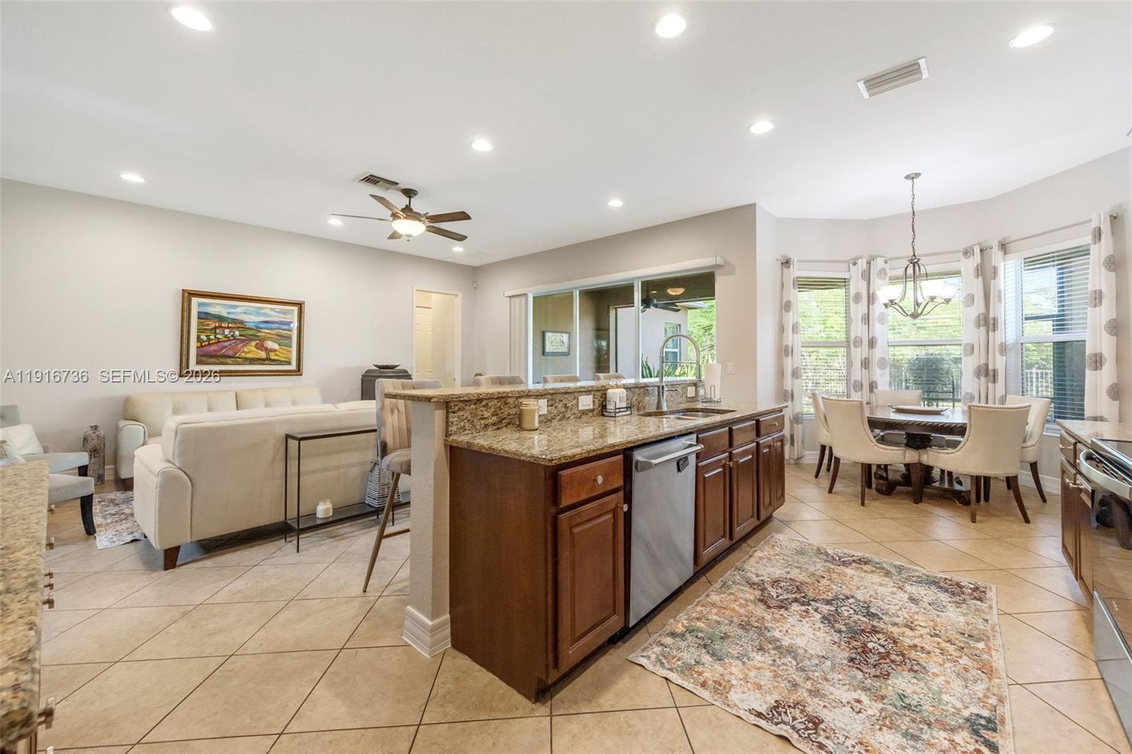 BOTANICA LAKES - Residential